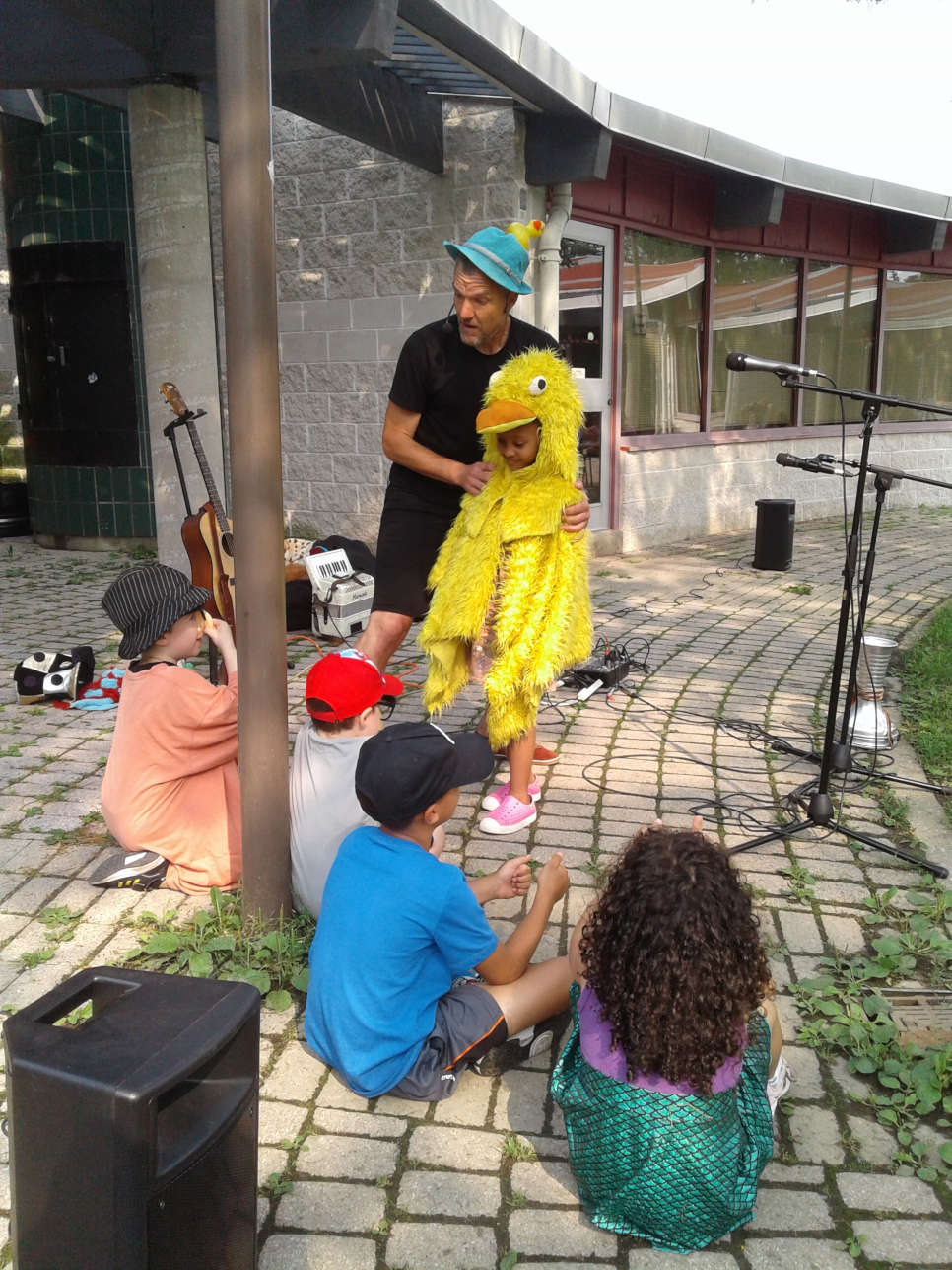 2023-07-16 - James Funnyhat concert 5